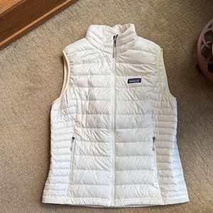 Patagonia White Quilted Down Vest - Women's